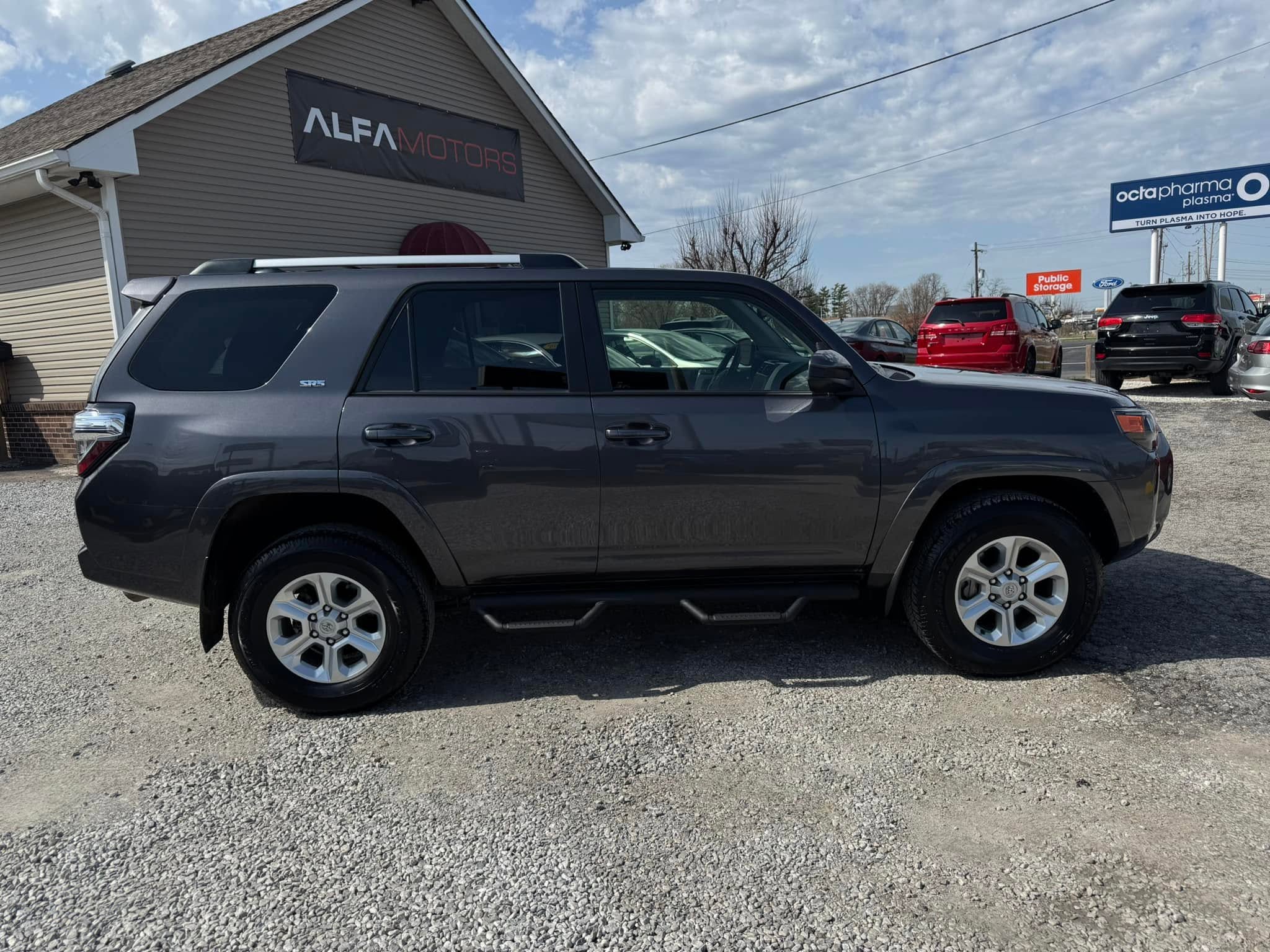 2023 Toyota 4Runner SE