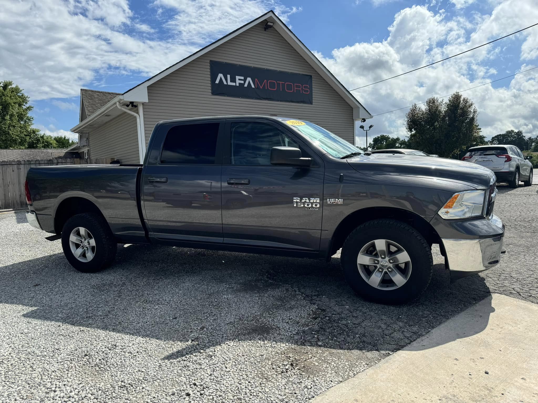 2019 Dodge RAM 1500 Classic SLT